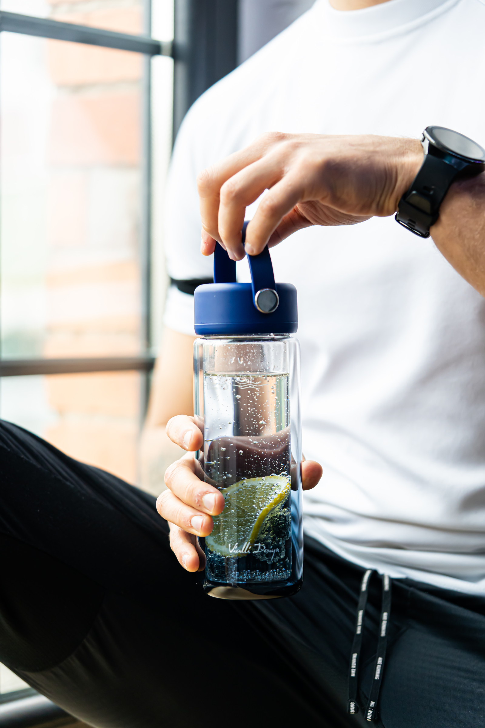 Fuori topeltseinaga pudel infusiooniga 350 ml tumesinine - Image 3