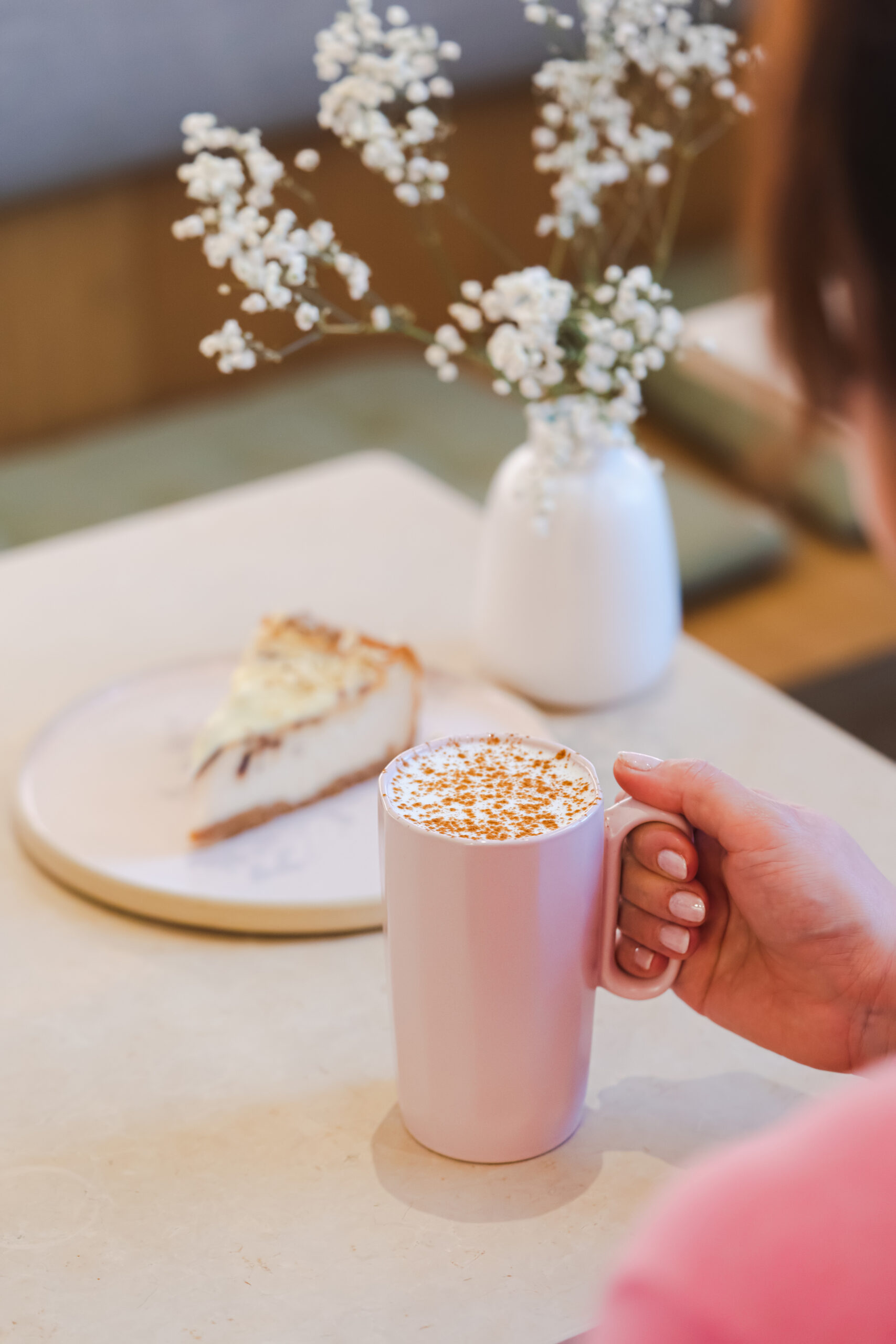 Kaks keraamilist kruusi sangaga 330 ml Fuori roosa - Image 5