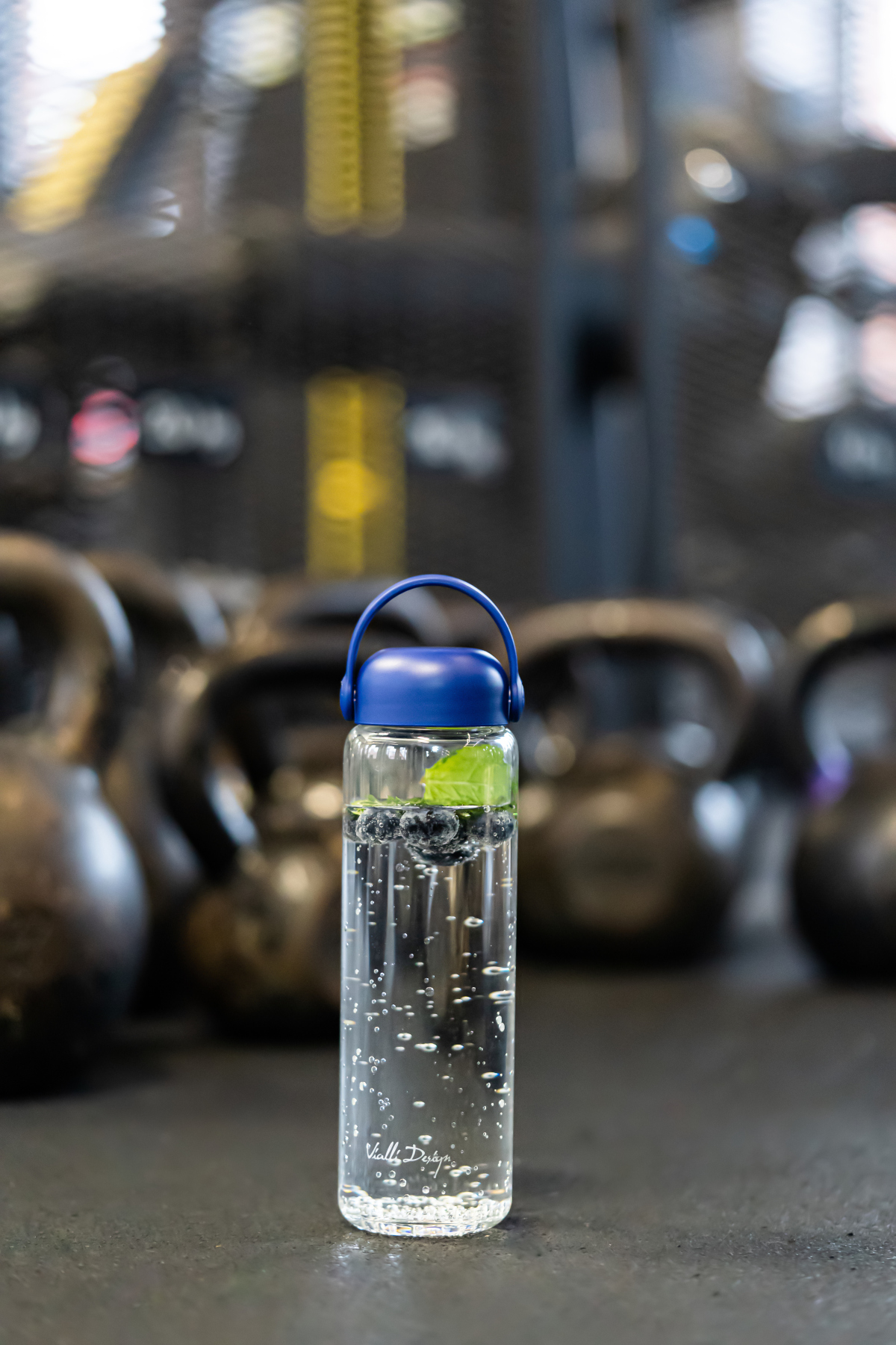 Fuori klaasist veepudel 540 ml tumesinine - Image 6