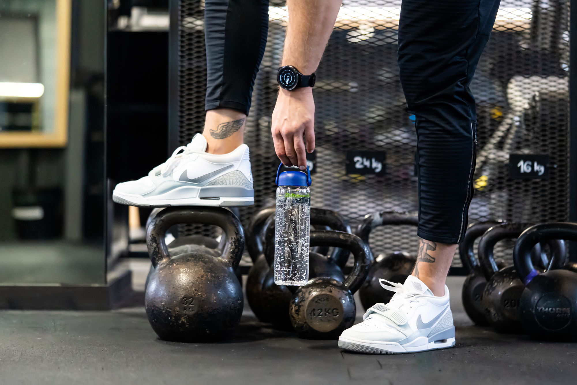 Fuori klaasist veepudel 540 ml tumesinine - Image 7