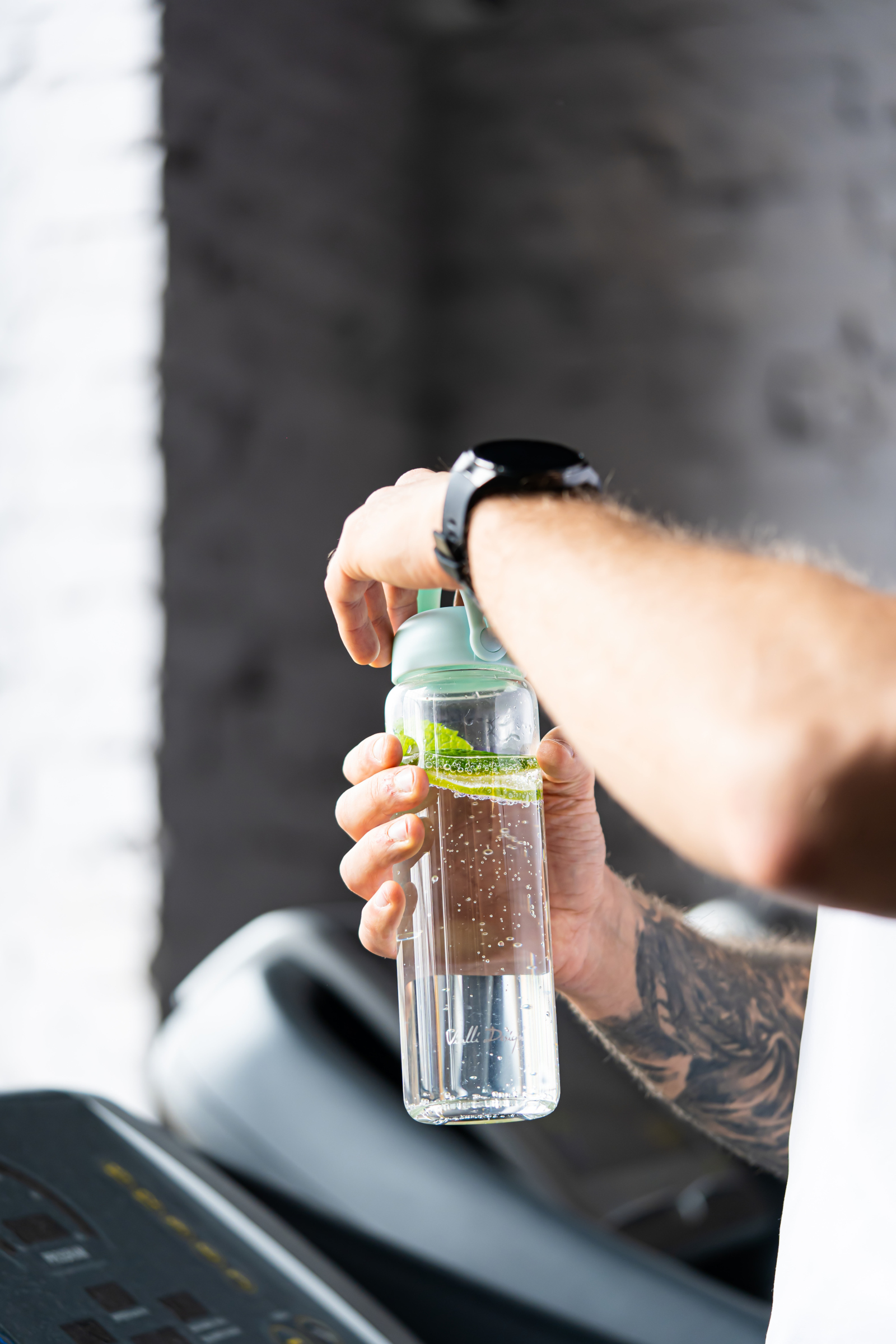 Fuori klaasist veepudel 540 ml piparmünt - Image 6