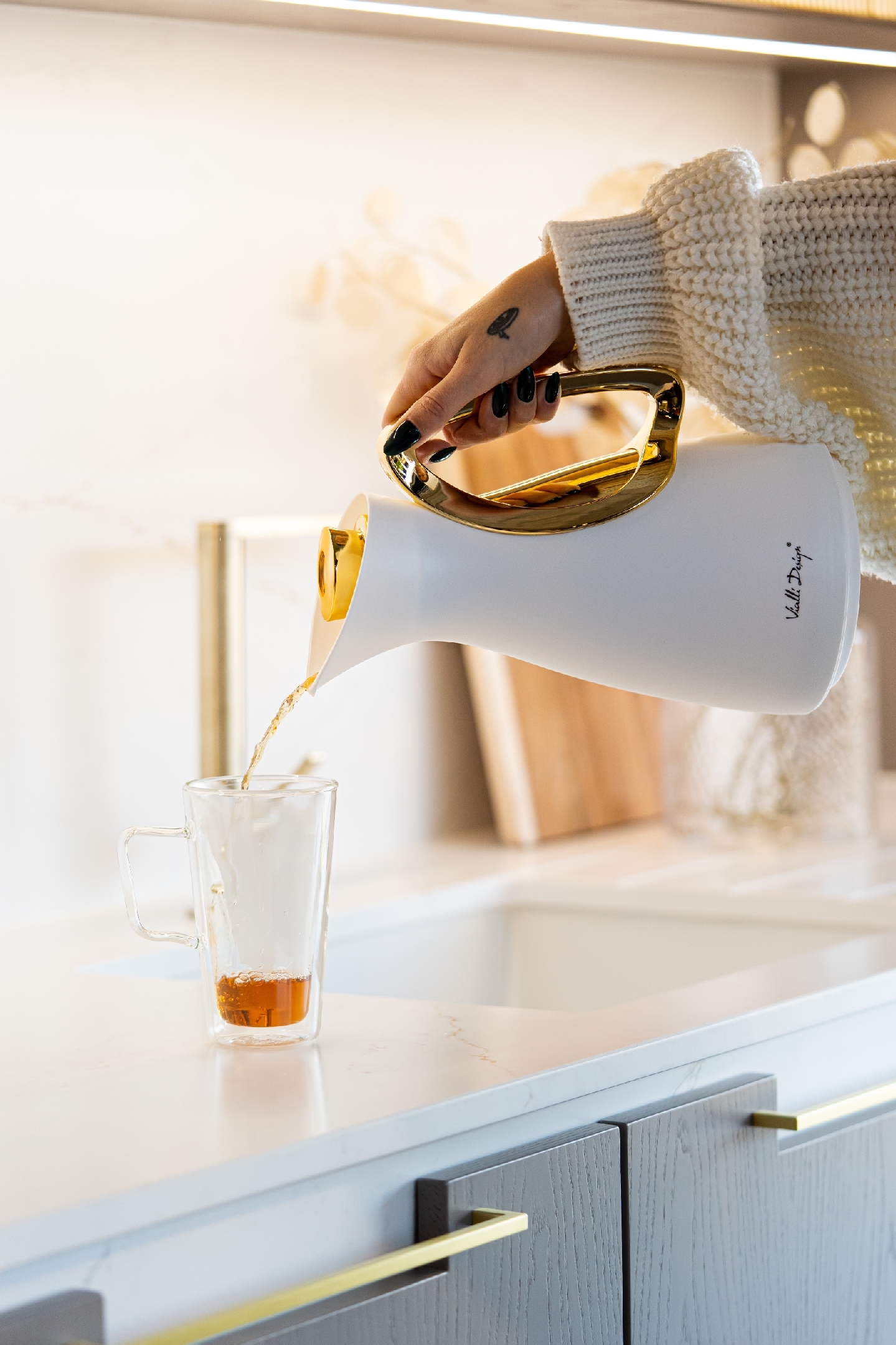 Alessia termos klaasist sisuga 1l valge-kuldne - Image 6