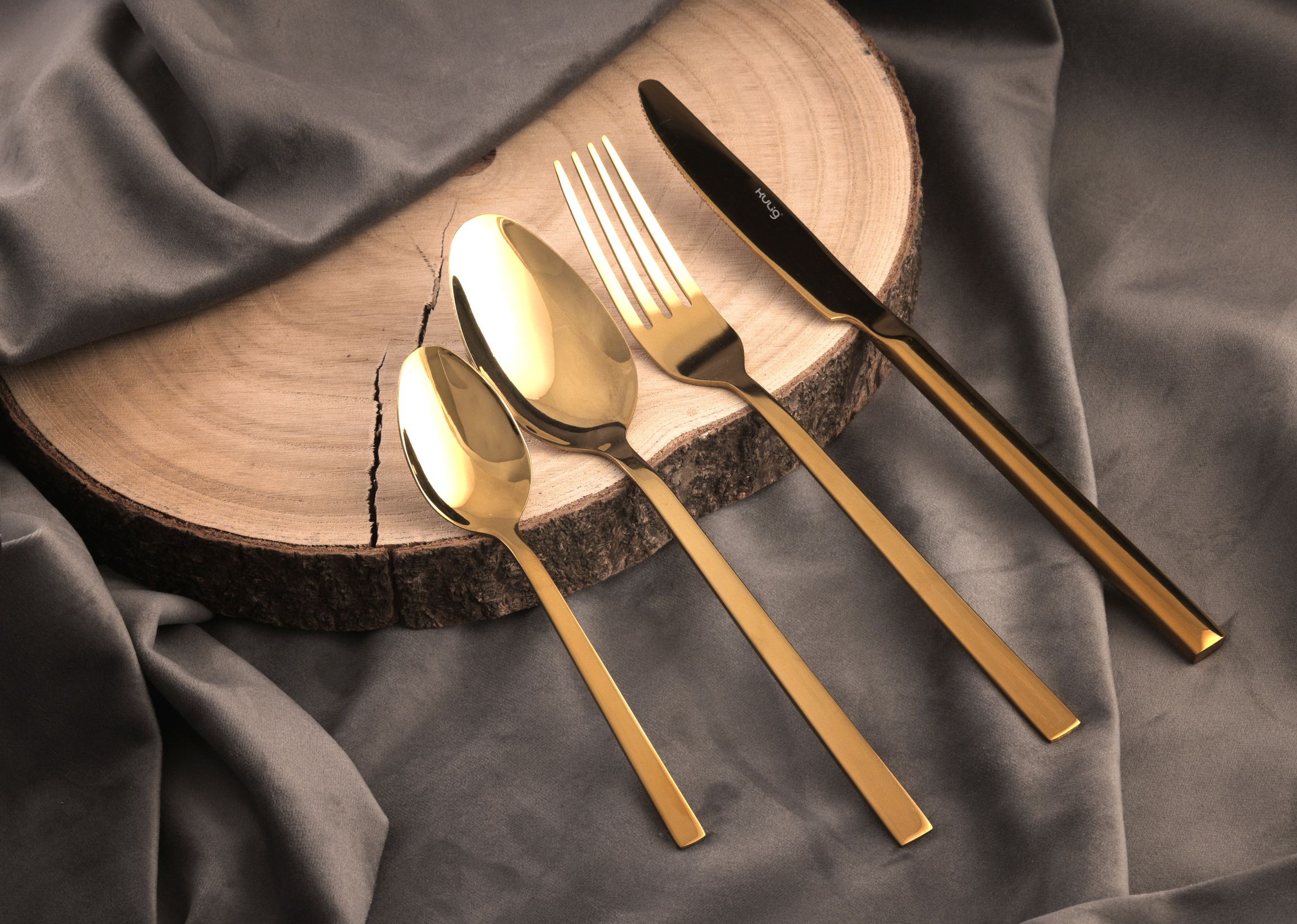 Kuldne läikiv teelusikas - Image 3