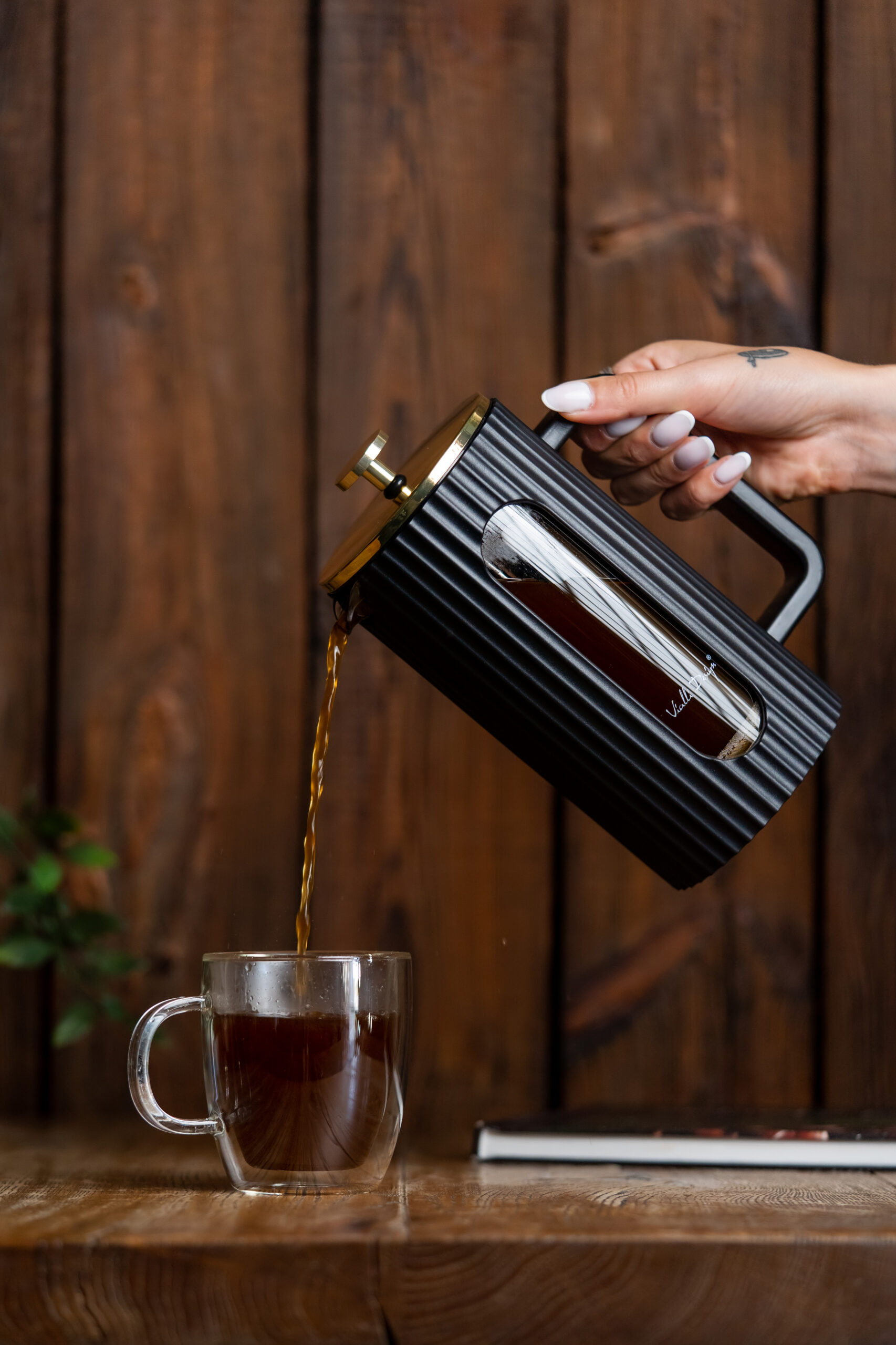 Kohvi- ja teekann 1000ml must/kuldne Livio - Image 2